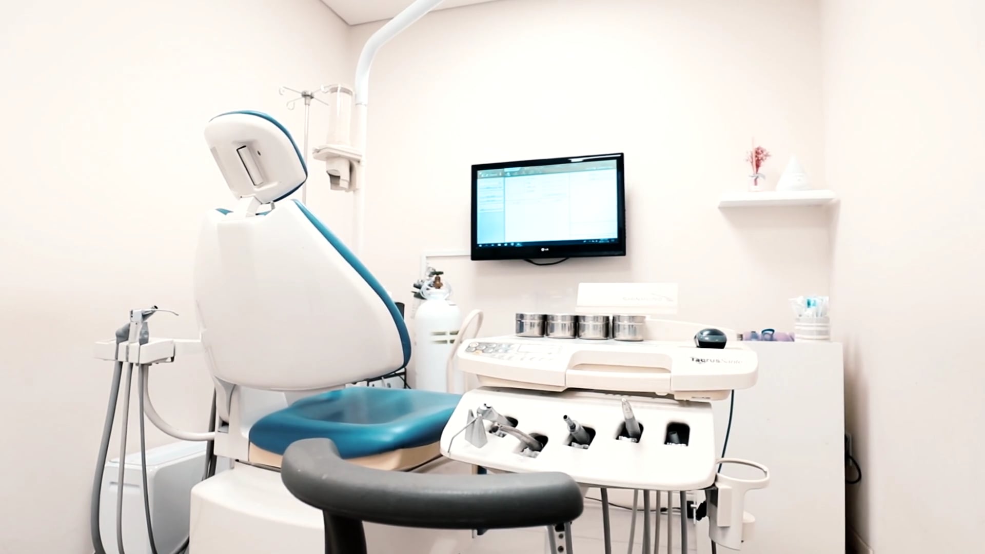 Modern dental clinic treatment room